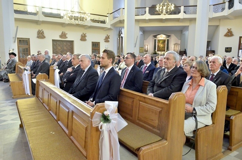 Abp Ozorowski rozdał medale rolnikom i przedsiębiorcom na...