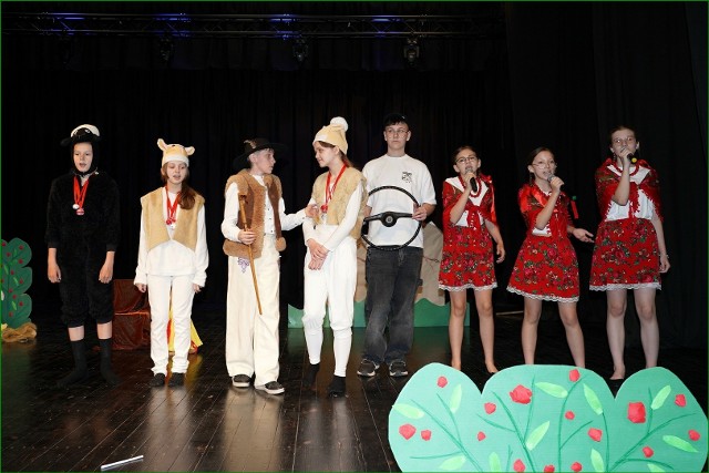 W poniedziałek, 13 maja w Kazimierskim Ośrodku Kultury odbył się Powiatowy Przegląd Małych Form Teatralnych. Tematem przewodnim występów było bezpieczeństwo.