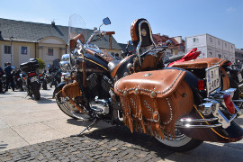 MotoSerce 2018. Motocykliści mali i duzi pojawili się na Rynku Kościuszki. Maszyny podziwiane były przez tłumy białostoczan