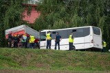 Wypadek w Świniarsku. Zmarła druga osoba, która ucierpiała w wypadku autobusu i ciężarówki