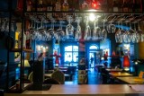 Restauratorzy: dlaczego mamy płacić za koncesję, skoro alkoholu nie sprzedajemy?! Toruń rozkłada ręce, ale Świecie dało ulgi