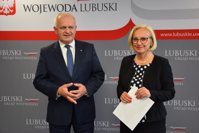 Wojewoda lubuski Władysław Dajczak i lubuska kurator oświaty Ewa Rawa podsumowali nabór do szkół tzw. podwójnego rocznika