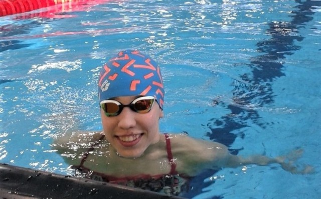 Karolina Rosińska (GKP Orka) to obecnie najbardziej obiecująca, grudziądzka pływaczka młodego pokolenia