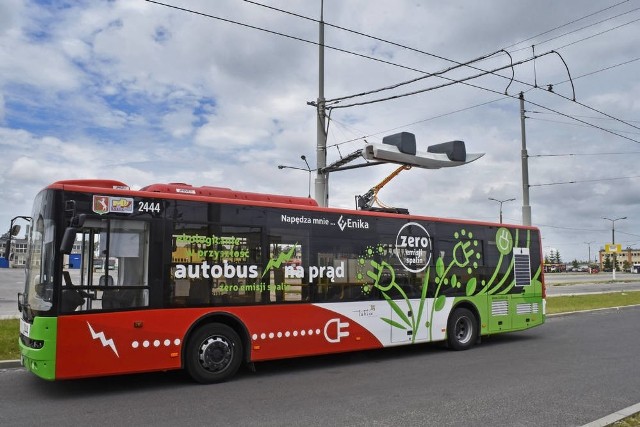 Autobus elektryczny wyposażony w urządzenia firmy EC Engineering podczas testów w Lublinie