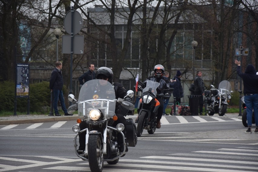 Częstochowa. Pielgrzymka motocyklistów na Jasną Górę. Parada...