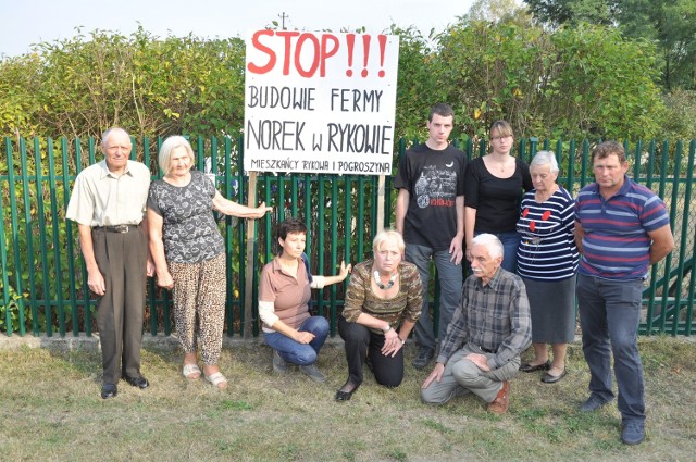 Mieszkańcy gminy Wieniawa sprzeciwiają się budowie fermy norek. Są zdeterminowani, twierdzą, że inwestycja zaszkodzi im oraz środowisku.