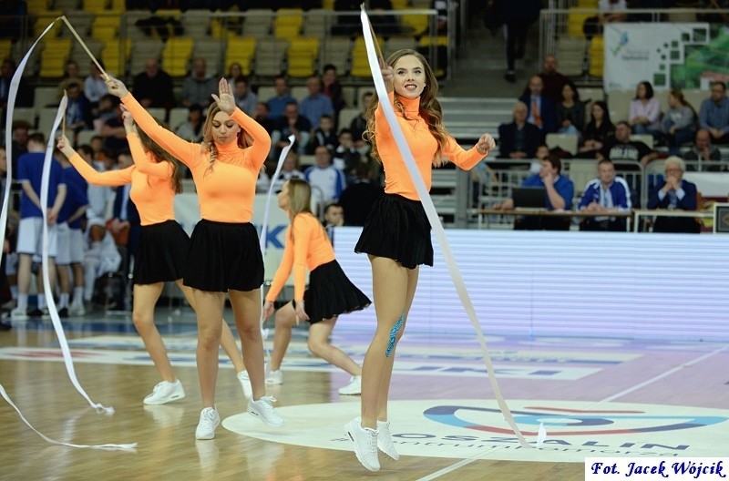 Cheerleaders podczas meczu koszykarskiej ekstraklasy AZS...