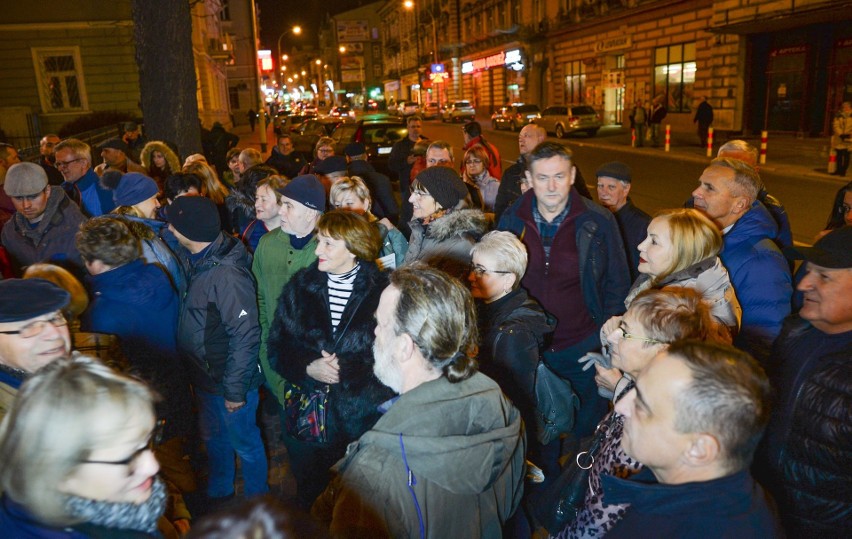 W wielu miastach odbyły się w środę protesty "Dziś Sędziowie...