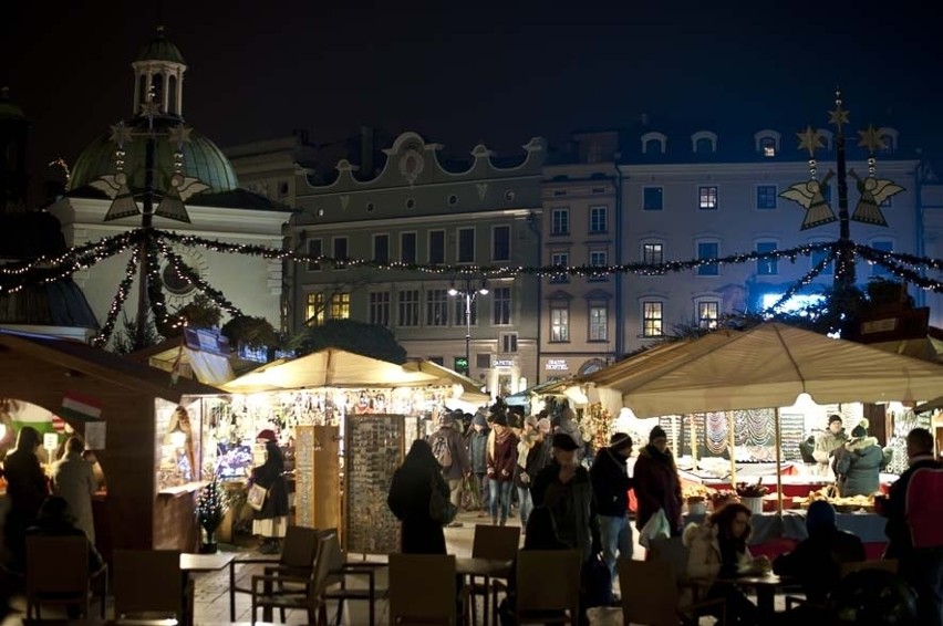 Kraków: na Rynku rozpoczęły się Targi Bożonarodzeniowe [ZDJĘCIA]