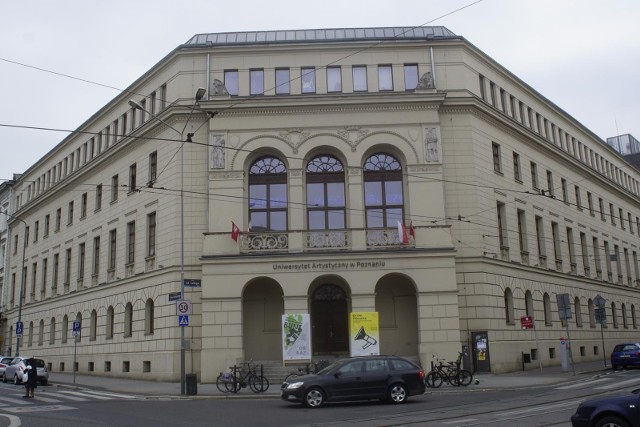 17 grudnia w budynku Uniwersytetu Artystycznego im. M. Abakanowicz w Poznaniu będzie można zaszczepić się przeciw COVID-19.