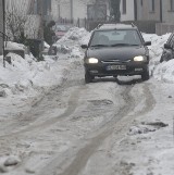 Lodowe koleiny na ulicach Opola. Miejski Zarząd Dróg: śnieg drogi wyrówna 