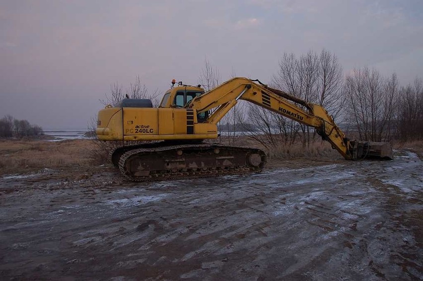 Karczowanie drzew i krzewów nad Zalewem Mietkowskim