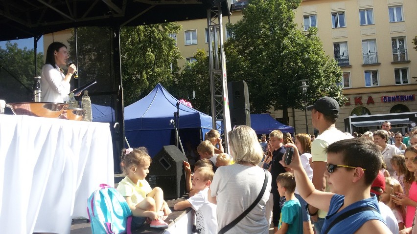 Tychy: na placu Baczyńskiego trwa pierwszy Tyski Festiwal Smaków ZDJĘCIA