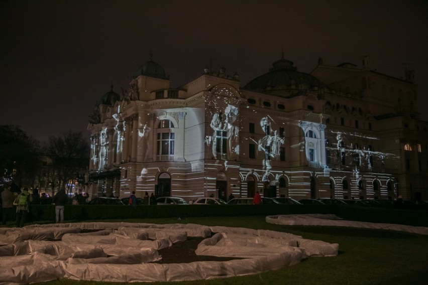 Niezwykły spektakl na fasadzie Teatru Słowackiego