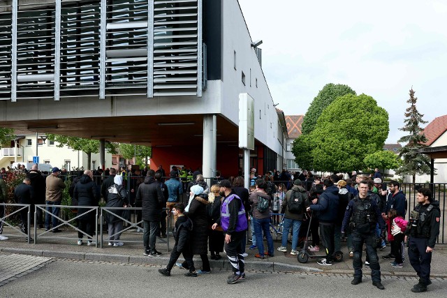 Atak nożownika przed szkołą we Francji