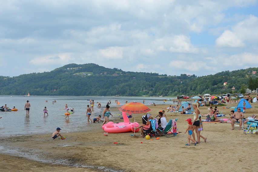 Na plażę w Gródku nawieziono też dodatką ilość świeżego...