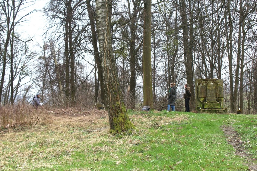 Przywracanie pamięci na cmentarzu żydowskim w Szczebrzeszynie