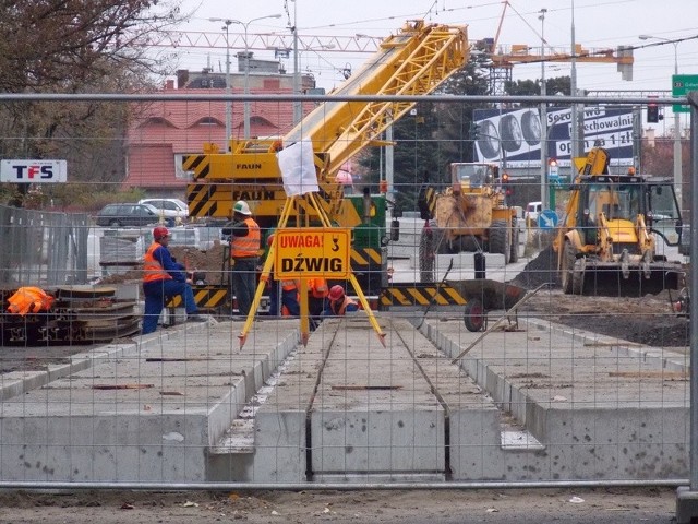 Prace na ul. Warszawskiej są już zakończone. Choć trzy tygodnie temu plac budowy wyglądał właśnie tak.