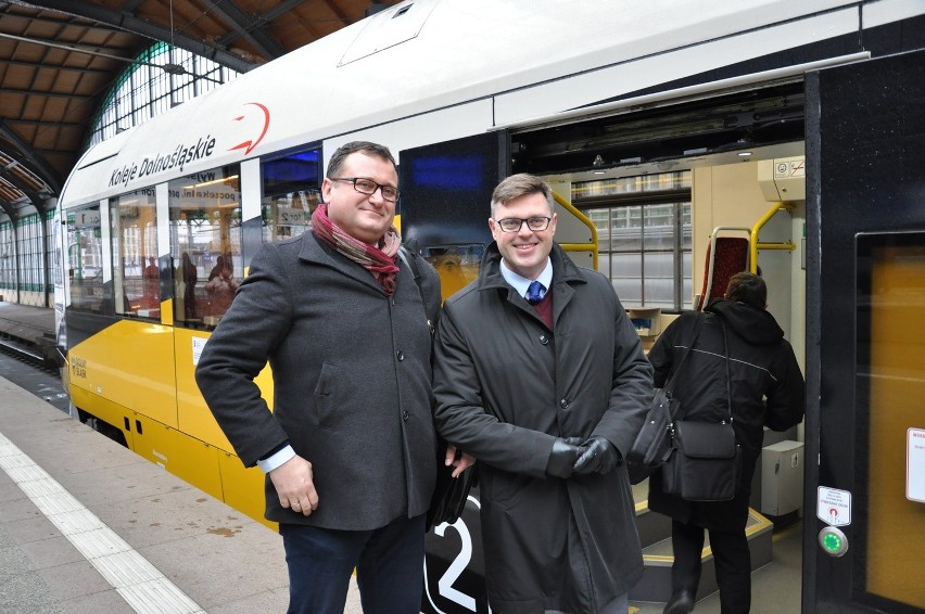Pociąg Wrocław - Trzebnica przyspiesza. Będą też nowatorskie rozwiązania