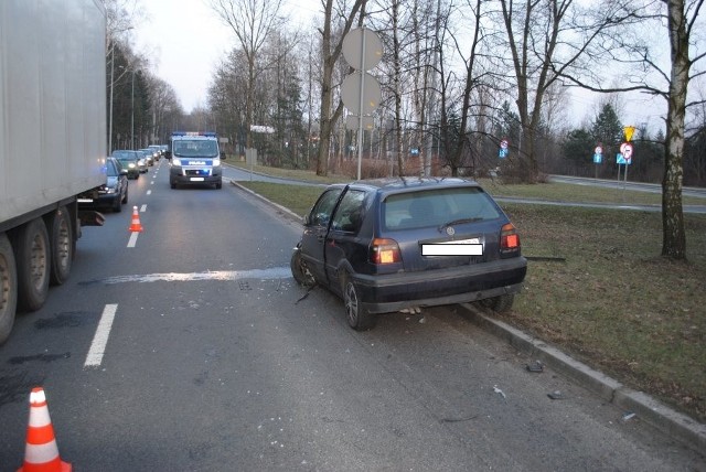 Jaworzno: Dwukrotnie zderzył się czołowo. Miał 3 promile