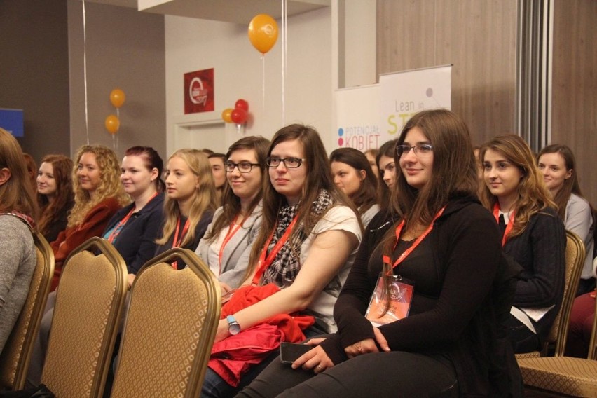 Najzdolniejsze studentki informatyki na obozie pod Kielcami