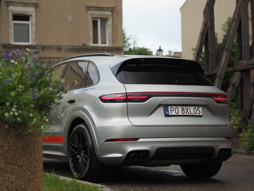 Porsche Cayenne GTS 4.0 V8 460 KM. Test, wrażenia z jazdy, spalanie, ceny i wyposażenie