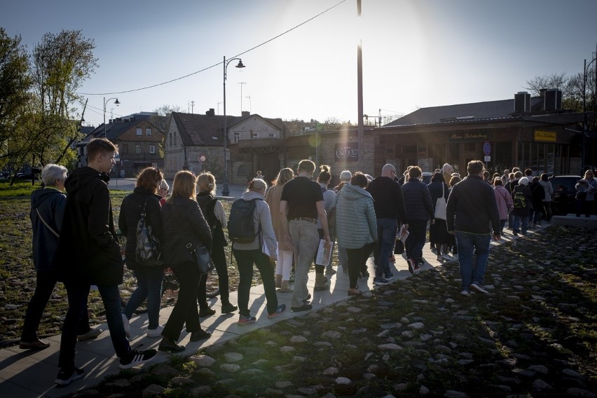 Spacery z przewodnikiem dla uchodźców. OWOP chce, by dobrze poznali miasto, w którym przyszło im żyć