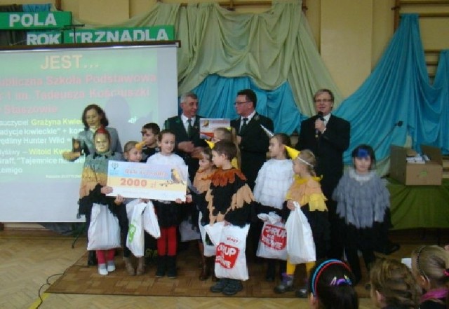Sukces w ogólnopolskim konkursie ekologicznym odniosła Szkoła Podstawowa numer 1 w Staszowie. Zajęli 3 miejsce wśród 136 szkół biorących udział w konkursie.