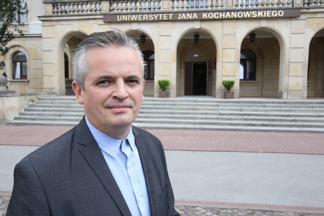 Piotr Burda, rzecznik Uniwersytetu Jana Kochanowskiego w Kielcach, poinformował dziś, że chęć podjęcia studiów na kieleckiej uczelni dotąd wyraziło 9 tysięcy kandydatów