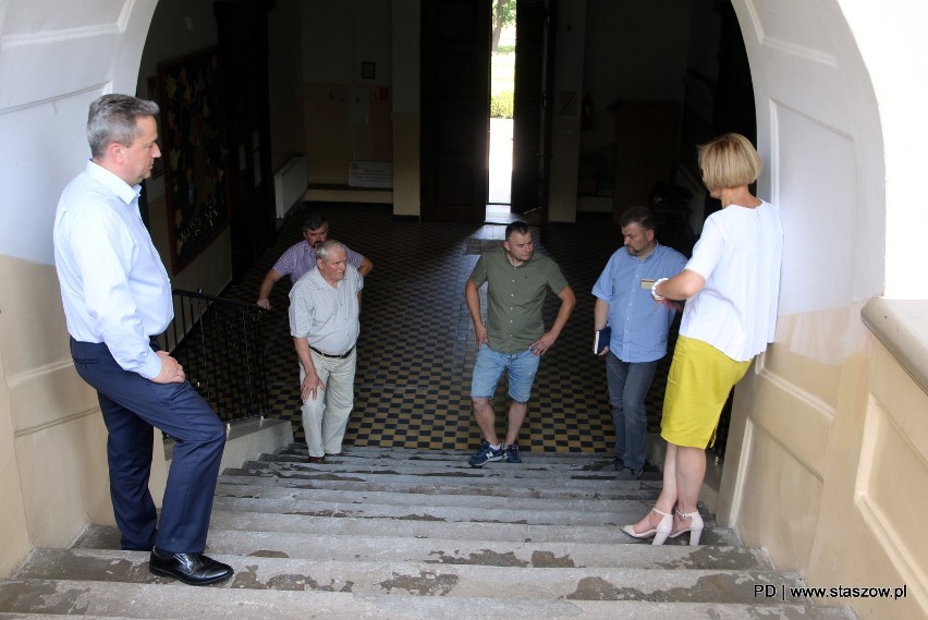 Burmistrz Leszek Kopeć, wiceburmistrz doktor Ewa Kondek...