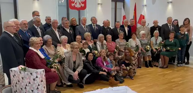14 par z Radomska otrzymało z rąk prezydenta miasta Jarosława Ferenca Medale za Długoletnie Pożycie Małżeńskie