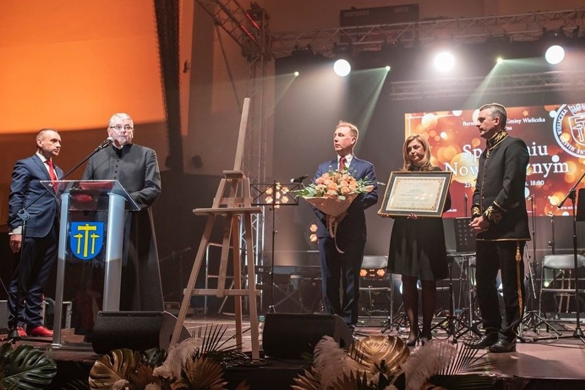 Wieliczka. Koncert noworoczny przyciągnął tłumy. Nie zabrakło akcji pomocowej [ZDJĘCIA]