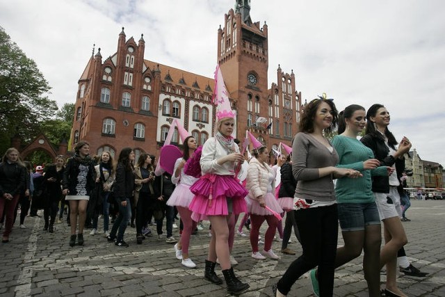 Tylko ok. 13 procent badanych jest skłonnych wiązać swoją przyszłość ze Słupskiem.