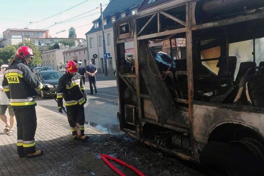 Pożar autobusu na Łagiewnickiej w Łodzi