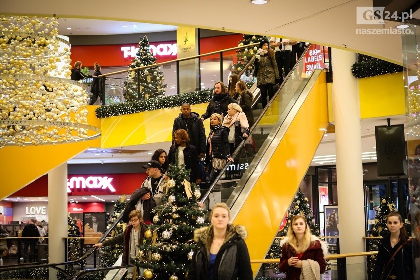 Black Friday w Szczecinie. Tłumy ludzi w galeriach handlowych