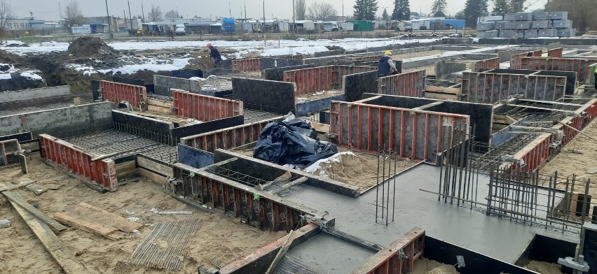 Na placu budowy nowej strażnicy przy ul. Łyskowskiego w...