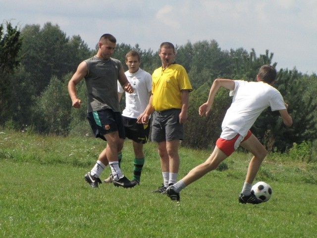 W finale rozgrywek piłkarze ze Stoku nie dali szans Dybkom.