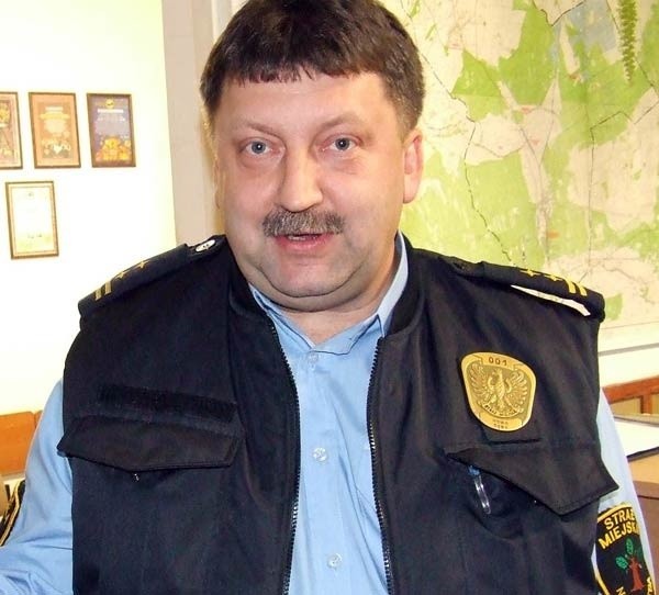 Adam Szurgociński do 30 listopada jest jeszcze komendantem Straży Miejskiej w Nowej Dębie, ale już od 1 grudnia zajmie niezwykle odpowiedzialne stanowisko dyrektora Samorządowego Ośrodka Sportu i Rekreacji w Nowej Dębie.
