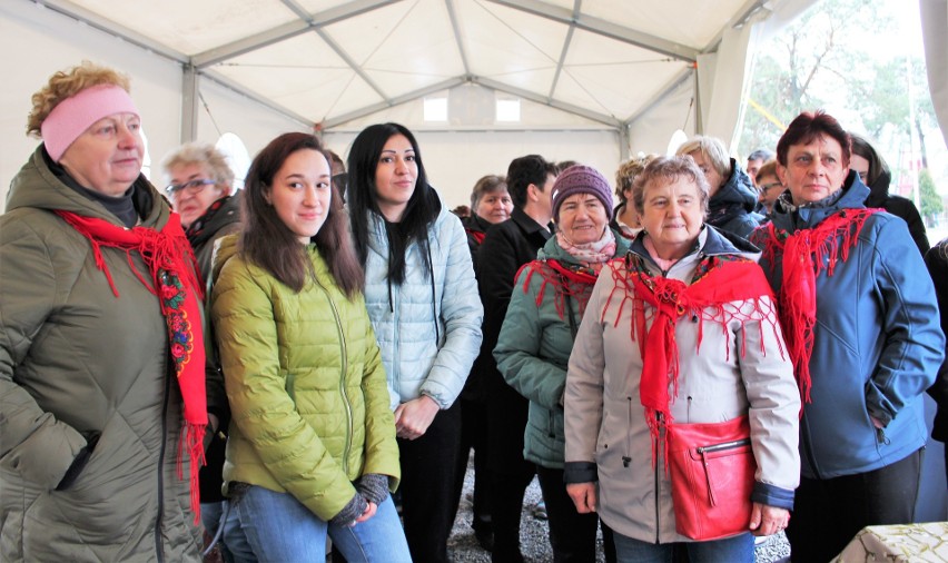 Niezwykłe babki konkurowały na festiwalu wielkanocnych potraw i rękodzieła w Gorzycach. Zobacz zdjęcia  