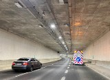 Tunel nowiutkiej Trasy Łagiewnickiej... przecieka. Kiedy doczeka się naprawy?