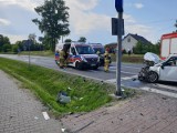 Wypadek w Karniewie. Na ul. Szkolnej zderzyły się 2 samochody. Podróżowało nimi 6 osób, w tym dzieci. 11.06.2021
