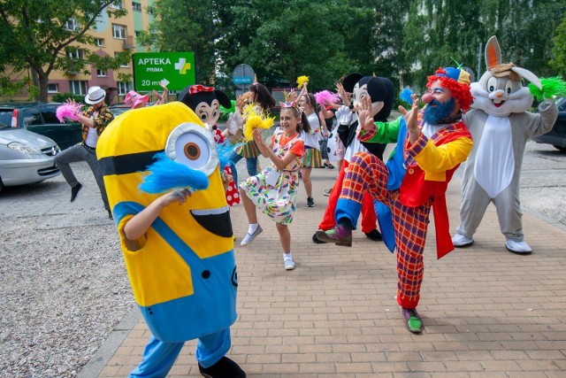 Stowarzyszenie Łatwo Pomagać znane jest z organizacji wielu imprez na rzecz dzieci, zwłaszcza tych chorych. Tym razem jego członkowie zamierzają wesprzeć dzieci z sierocińca we Lwowie, które straciły rodziców podczas wojny.