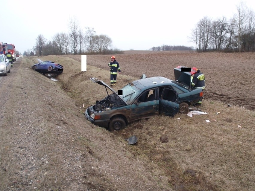 Wypadek zablokował drogę krajową nr 61. W zderzeniu dwóch...