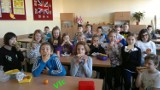 „Śniadanie Daje Moc” dzieciom w Szkole Podstawowej Nr 44 w Białymstoku (zdjęcia)