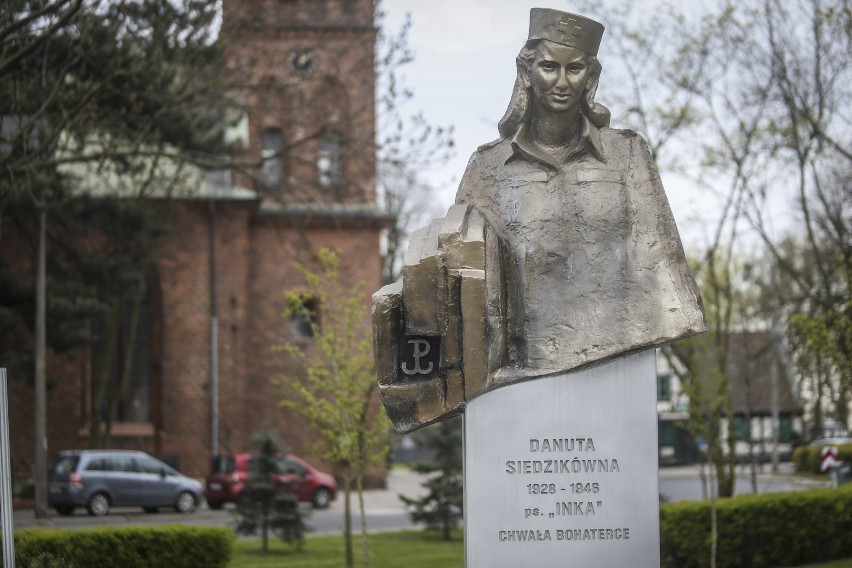Zatrzymano podejrzanego o zniszczenie tablicy przy pomniku Inki w Gdańsku 