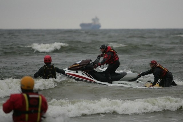 Podczas spotkania z ratownikami będzie można obserwować brawurowe pokazy w wodzie.