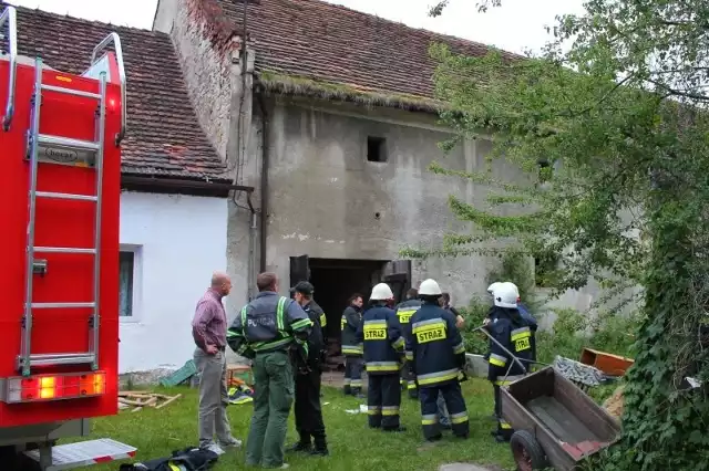 Zrujnowana stodoła należy do skarbu państwa.