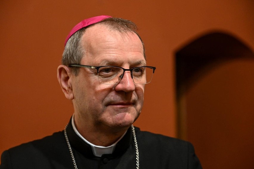 Arcybiskup Tadeusz Wojda udzielił dyspensy na piątek po...