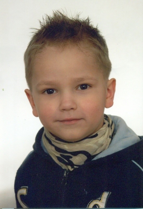 6.	Fabian Kuciel ma 5 lat. Mieszka w Ostrowi Mazowieckiej....