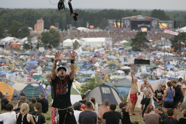 W trakcie Przystanku Woodstock 2012 zespół My Riot kręcił teledysk do utworu "Godność 2011"